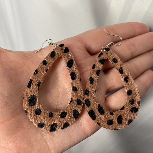 Boutique Cutout Teardrop Polka Dot Animal Cheetah Print Earrings Brown Black - Picture 1 of 7